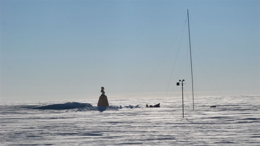Southern_Pol_of_Inaccessibility_Henry_Cookson_team_n2i