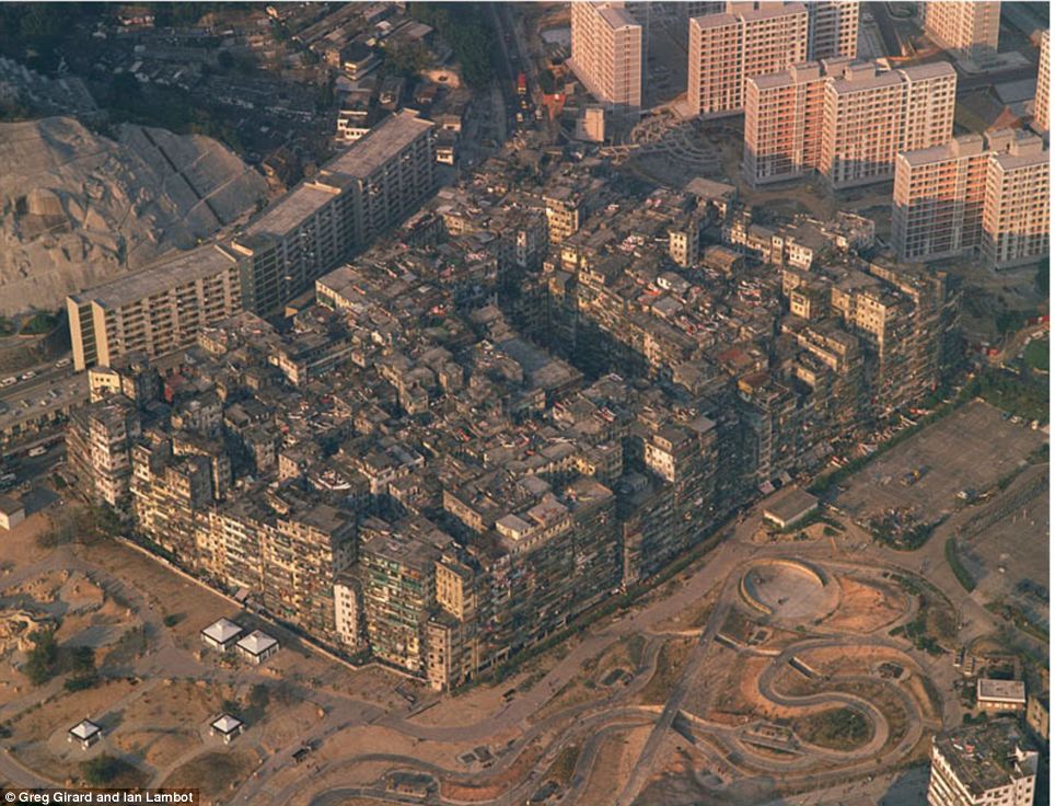 Infographic: Kowloon Walled City
