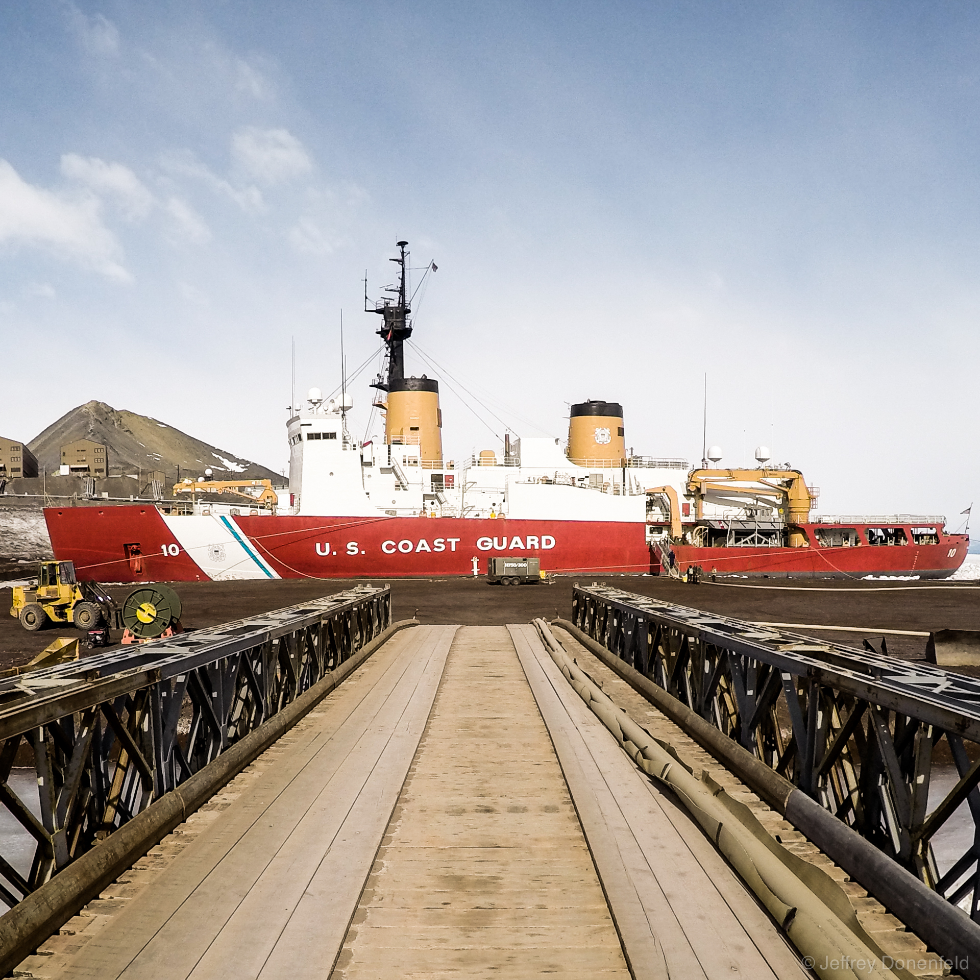 Exploring the World’s Most Powerful Icebreaker – The Jet Engine-Powered US Coast Guard Cutter “Polar Star”