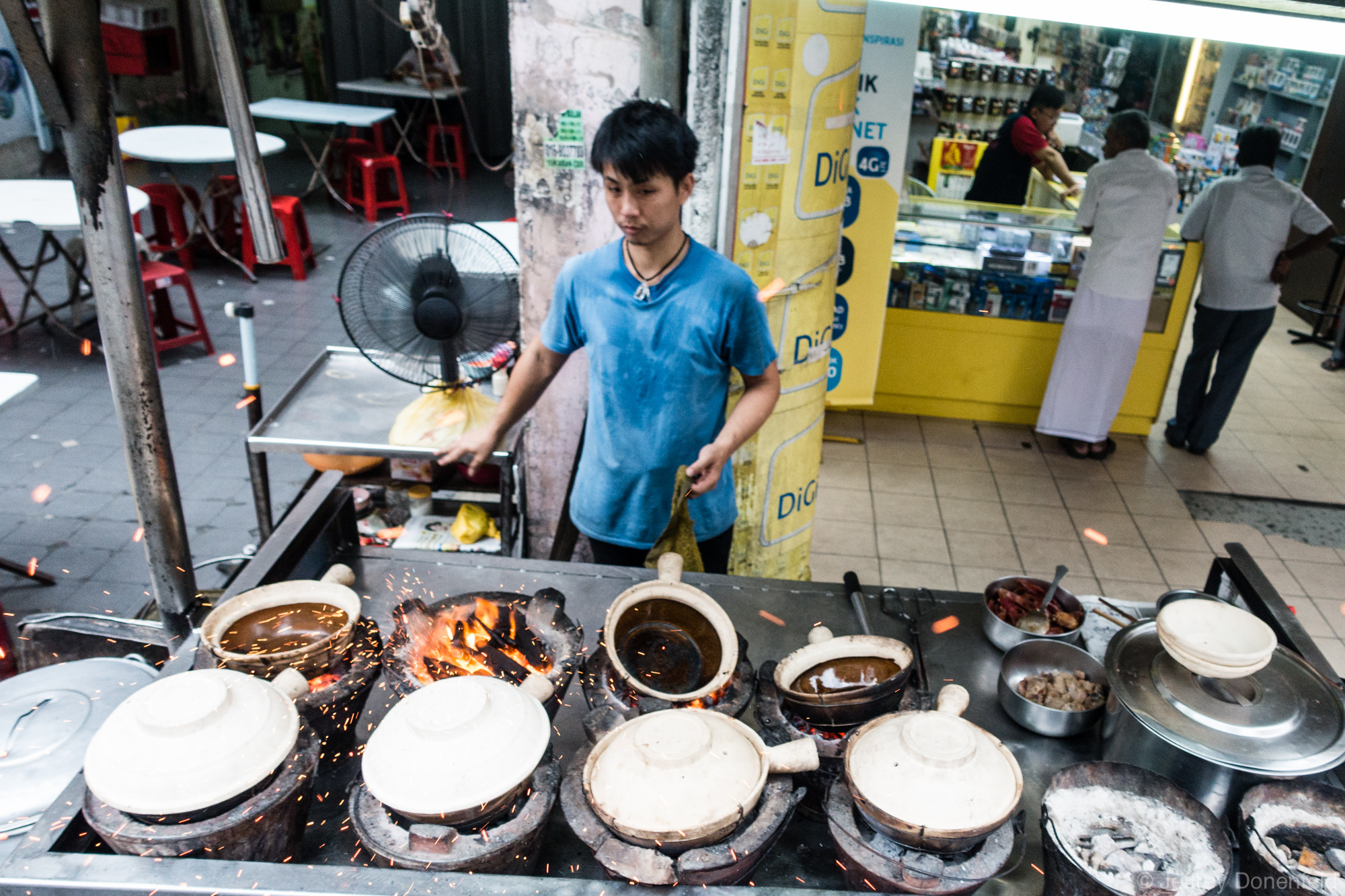 Lunch in Kuala Lumpur, Malaysia – Claypot Chicken and Rice